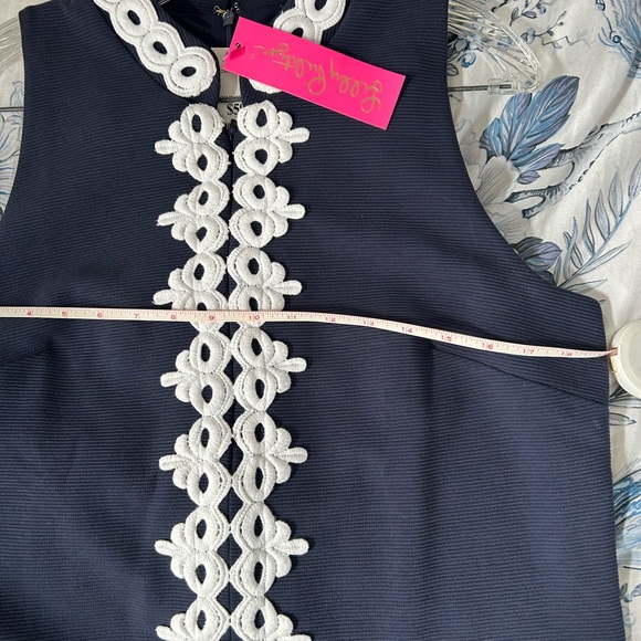 NWT Lilly Pulitzer calista shift dress. Large. The perfect classic dress! - Picture 6 of 7